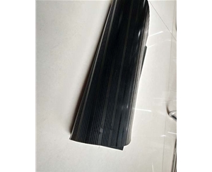 氟橡膠板是如何組成的？